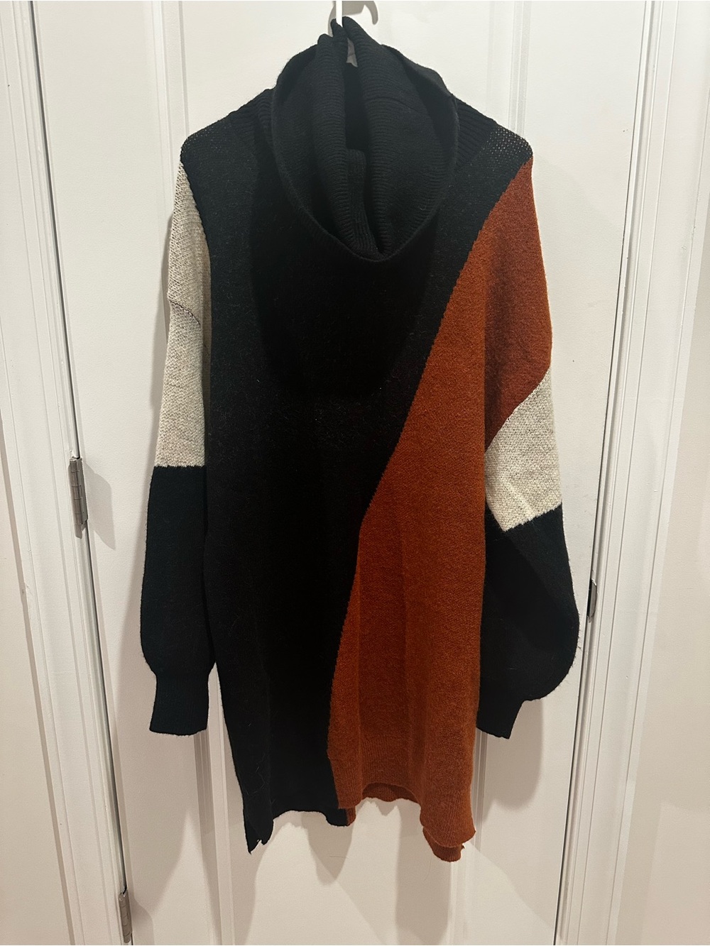 BALTIC BØRN Colorblock Sweater | Statement Knit in Black Rust Cream